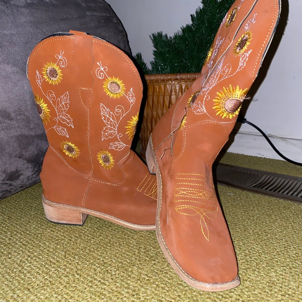 Sunflower Embroidered Tan Western Boots